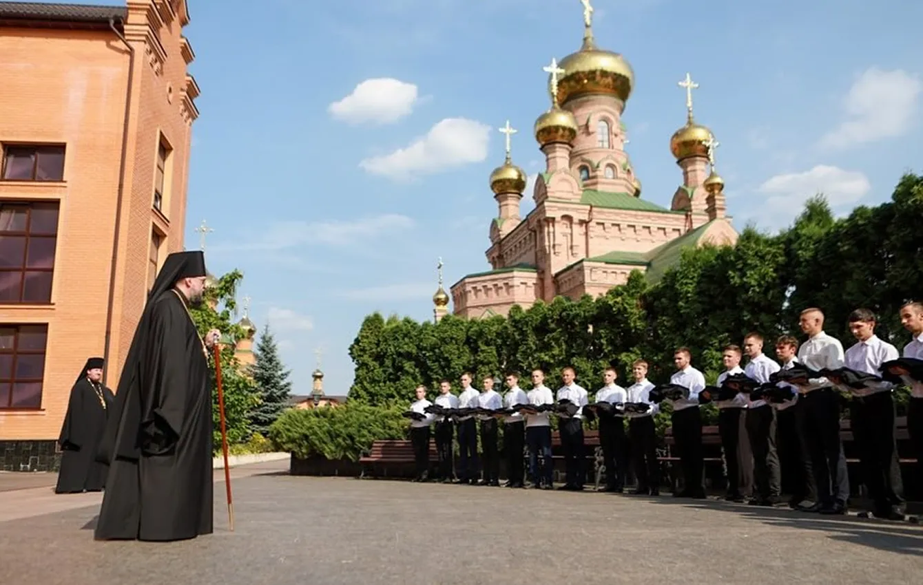 Детальніше про статтю Архієрейське богослужіння в Свято-Петро-Павлівському храмі села